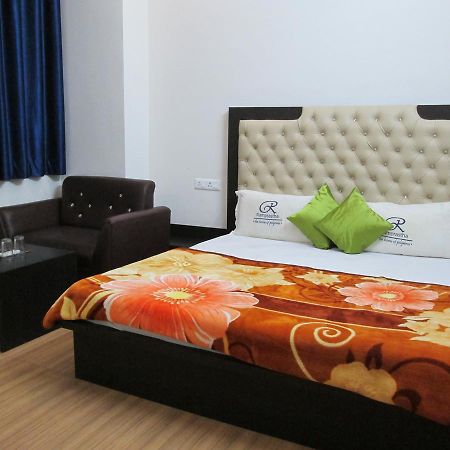 Ramprastha Hotel Ayodhya Exteriör bild