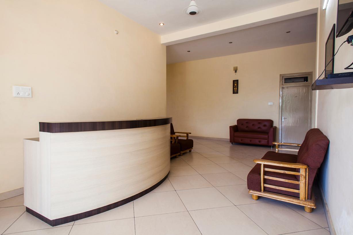 Ramprastha Hotel Ayodhya Exteriör bild
