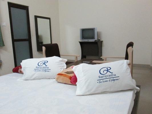 Ramprastha Hotel Ayodhya Exteriör bild