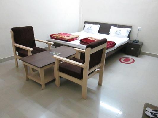 Ramprastha Hotel Ayodhya Exteriör bild